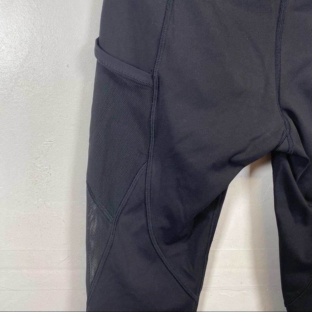 Lululemon Black mesh side pockets cropped legging - Picture 3 of 7